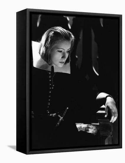 QUEEN CHRISTINA, 1933 directed by ROUBEN MAMOULIAN Greta Garbo (b/w photo)-null-Framed Stretched Canvas