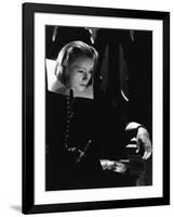 QUEEN CHRISTINA, 1933 directed by ROUBEN MAMOULIAN Greta Garbo (b/w photo)-null-Framed Photo