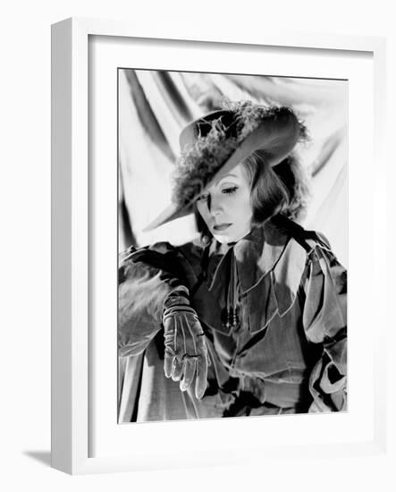 Queen Christina, 1933-null-Framed Photographic Print