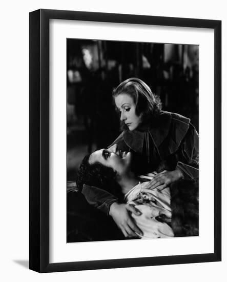 Queen Christina, John Gilbert, Greta Garbo, 1933-null-Framed Photo