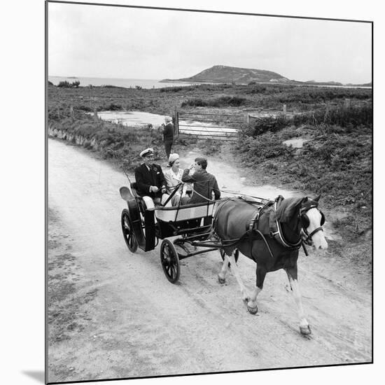 Queen Elizabeth and Prince Charles Touring the Scilly Isles 1967 in a Horse Drawn Cart-null-Mounted Photographic Print