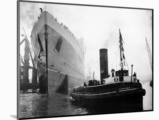 Queen Elizabeth Launch on River Clyde, 1938-null-Mounted Photographic Print