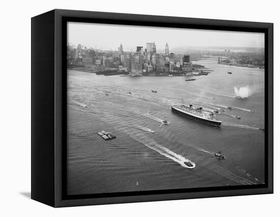 Queen Elizabeth Sailing Through New York Harbor-null-Framed Stretched Canvas