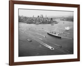 Queen Elizabeth Sailing Through New York Harbor-null-Framed Photographic Print