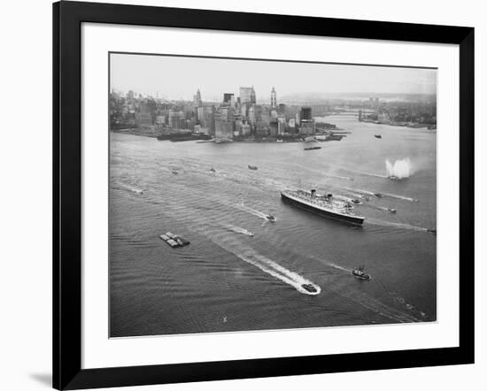 Queen Elizabeth Sailing Through New York Harbor-null-Framed Photographic Print