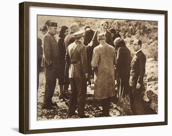 Queen Ena of Spain Going into Exile, April 15, 1931-null-Framed Giclee Print