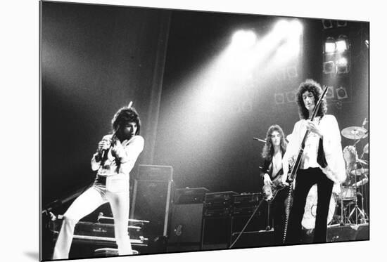 Queen – Manchester 1974-null-Mounted Poster