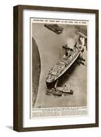 Queen Mary' Ocean Liner, Manoeuvring Down the Clyde-null-Framed Art Print