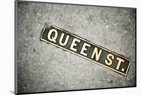 Queen St. Sign, Charleston, South Carolina. USA-Julien McRoberts-Mounted Photographic Print