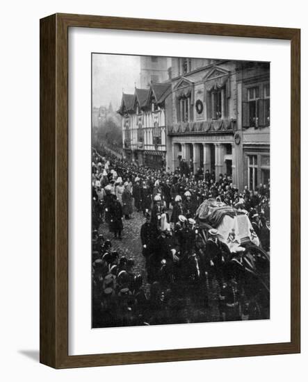 Queen Victoria's Funeral Procession, 1901-null-Framed Giclee Print