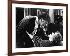 Qui a peur by Virginia Woolf ? WHO'S AFRAID OF VIRGINIA WOOLF? by MikeNichols with Richard Burton a-null-Framed Photo