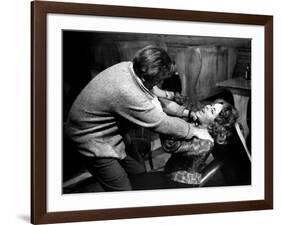 Qui a peur by Virginia Woolf ? WHO'S AFRAID OF VIRGINIA WOOLF? by MikeNichols with Richard Burton a-null-Framed Photo