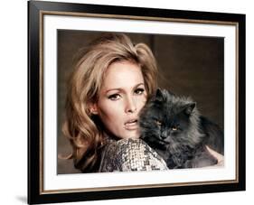 Quoi by neuf Pussycat WHAT'S NEW PUSSYCAT ?de CliveDonner with Ursula Andress, 1965 (photo)-null-Framed Photo