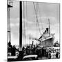 R.M.S. 'Queen Mary' Arriving at Southampton, 1936-null-Mounted Photographic Print