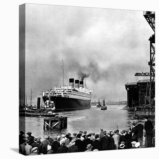 R.M.S. 'Queen Mary' Leaving Clydebank, March 1936-null-Stretched Canvas