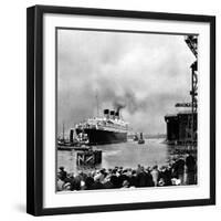 R.M.S. 'Queen Mary' Leaving Clydebank, March 1936-null-Framed Photographic Print