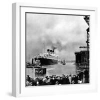 R.M.S. 'Queen Mary' Leaving Clydebank, March 1936-null-Framed Photographic Print