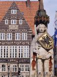 Statue and Architecture of the Main Square, Bremen, Germany.-R Richardson R Richardson-Photographic Print