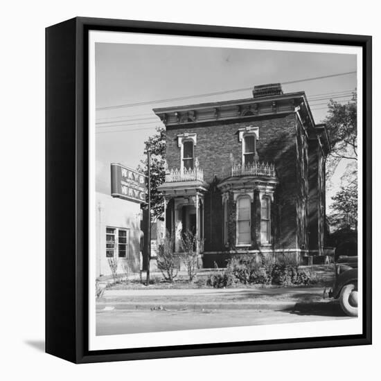 Radio Station Wkyb, Housed in a Victorian Brick Building and Owned by Edwin J. Paxton and Son Edwin-Walker Evans-Framed Stretched Canvas