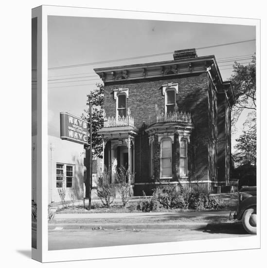 Radio Station Wkyb, Housed in a Victorian Brick Building and Owned by Edwin J. Paxton and Son Edwin-Walker Evans-Stretched Canvas