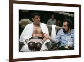 RAGING BULL, 1980 directed by MARTIN SCORSESE On the set, Martin Scorsese explains the scene to Rob-null-Framed Photo