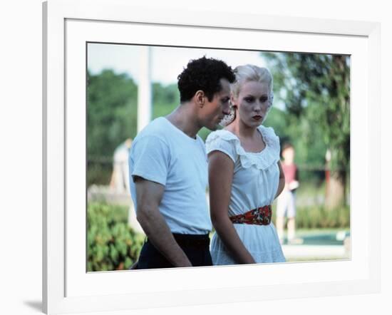 Raging Bull by Martin Scorsese with Robert by Niro and Cathy Moriarty, 1980 (photo)-null-Framed Photo