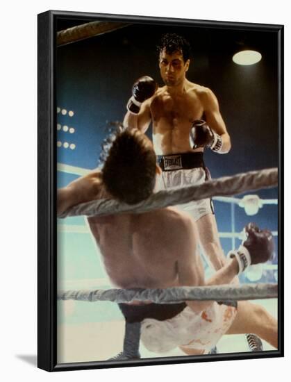 Raging Bull, Robert De Niro, Directed by Martin Scorsese, 1980-null-Framed Photo