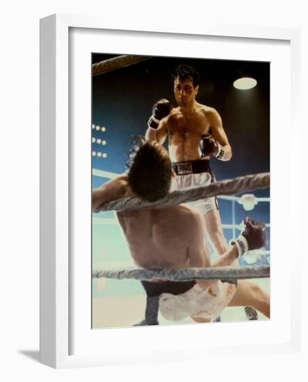 Raging Bull, Robert De Niro, Directed by Martin Scorsese, 1980-null-Framed Photo