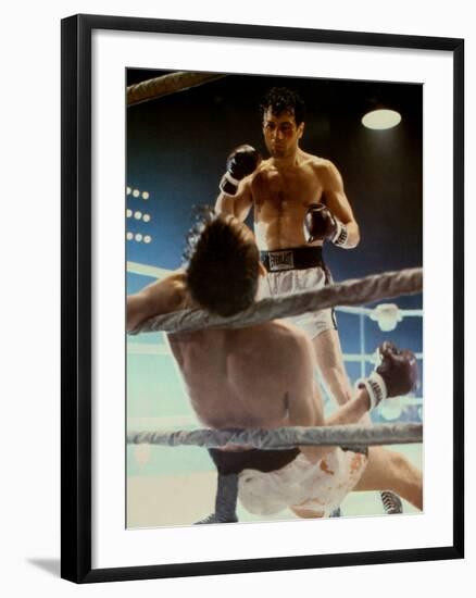 Raging Bull, Robert De Niro, Directed by Martin Scorsese, 1980-null-Framed Photo