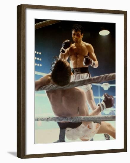 Raging Bull, Robert De Niro, Directed by Martin Scorsese, 1980-null-Framed Photo