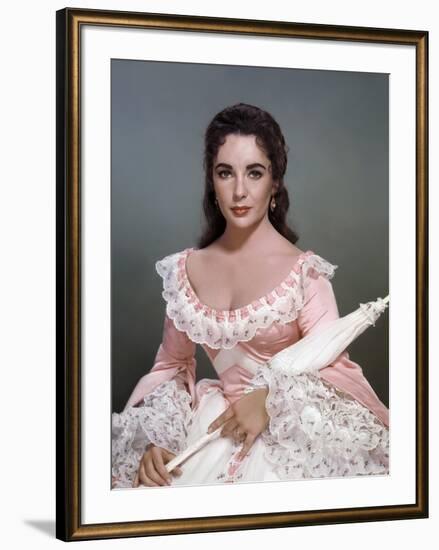 RAINTREE COUNTY, 1957 directed by EDWARD DMYTRYK Elizabeth Taylor (photo)-null-Framed Photo