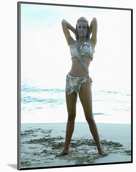 Raquel Welch-null-Mounted Photo