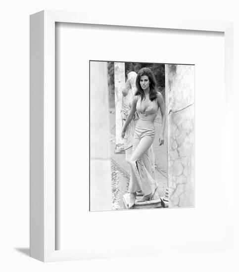 Raquel Welch-null-Framed Photo