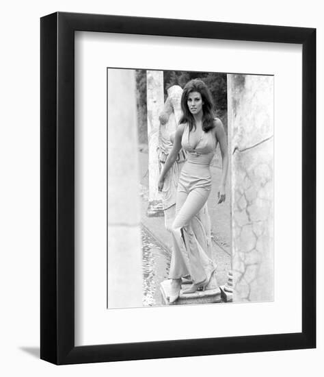 Raquel Welch-null-Framed Photo