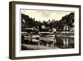 Rathen, Elbe, Binnenschiff Leipzig, Dampfer, Ort-null-Framed Giclee Print