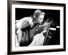 REAR WINDOW, 1954 directed by ALFRED HITCHCOCK Grace Kelly and James Stewart (b/w photo)-null-Framed Photo