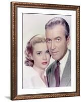 REAR WINDOW, 1954 directed by ALFRED HITCHCOCK Grace Kelly and James Stewart (photo)-null-Framed Photo