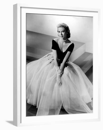 REAR WINDOW, 1954 directed by ALFRED HITCHCOCK Grace Kelly (b/w photo)-null-Framed Photo