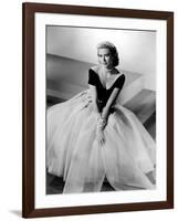 REAR WINDOW, 1954 directed by ALFRED HITCHCOCK Grace Kelly (b/w photo)-null-Framed Photo