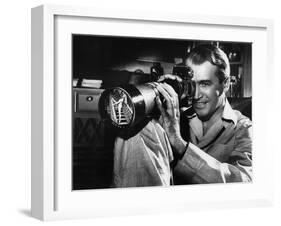 REAR WINDOW, 1954 directed byALFRED HITCHCOCK James Stewart (b/w photo)-null-Framed Photo