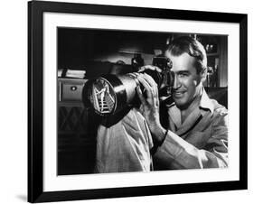 REAR WINDOW, 1954 directed byALFRED HITCHCOCK James Stewart (b/w photo)-null-Framed Photo