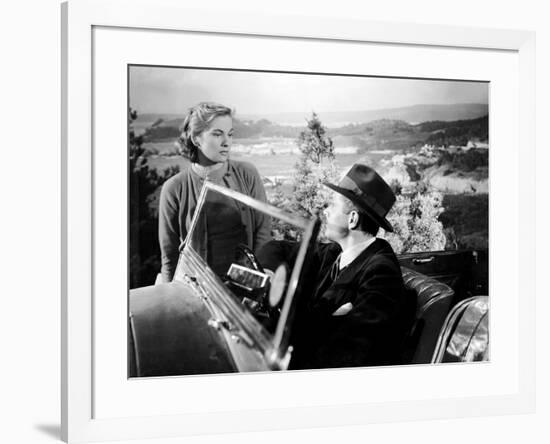 REBECCA, 1940 directed by ALFRED HITCHCOCK Joan Fontaine (b/w photo)-null-Framed Photo