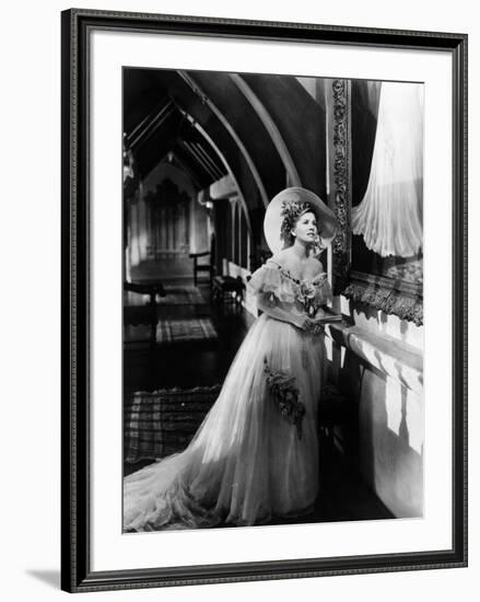 Rebecca by Alfred Hitchcock with Joan Fontaine, 1940 (d'apres Daphne du Maurier) (b/w photo)-null-Framed Photo