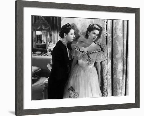 Rebecca d'Alfred Hitchcock with Judith Anderson and Joan Fontaine, 1940 (d'apres Daphne du Maurier)-null-Framed Photo