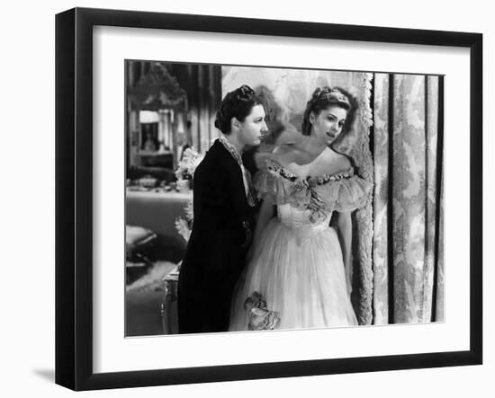 Rebecca d'Alfred Hitchcock with Judith Anderson and Joan Fontaine, 1940 (d'apres Daphne du Maurier)-null-Framed Photo