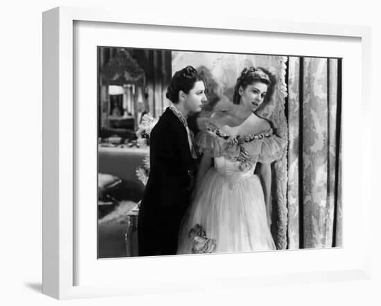 Rebecca d'Alfred Hitchcock with Judith Anderson and Joan Fontaine, 1940 (d'apres Daphne du Maurier)-null-Framed Photo