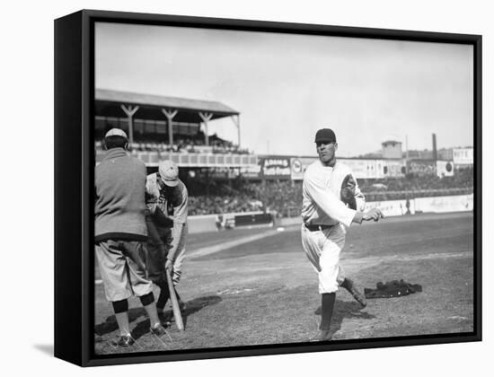 Red Ames, NY Giants, Baseball Photo - New York, NY-Lantern Press-Framed Stretched Canvas