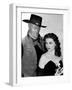 RED RIVER, 1948 directed by HOWARD HAWKS John Wayne and Joanne Dru (b/w photo)-null-Framed Photo