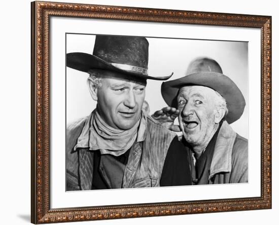 RED RIVER, 1948 directed by HOWARD HAWKS John Wayne and Walter Brennan (b/w photo)-null-Framed Photo