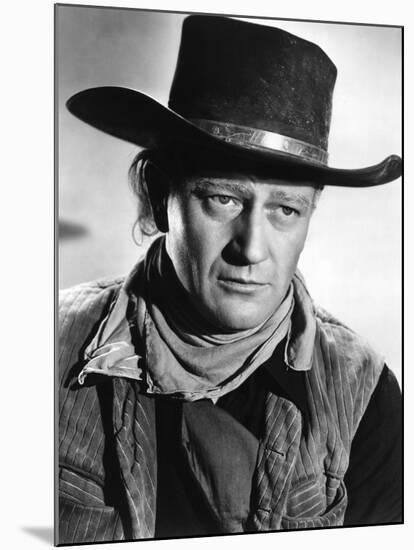 RED RIVER, 1948 directed by HOWARD HAWKS John Wayne (b/w photo)-null-Mounted Photo